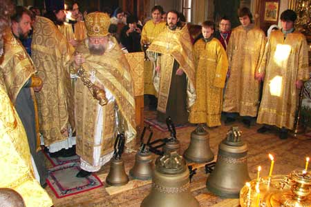 Освящение колоколов в Скорбященском храме г. Клина