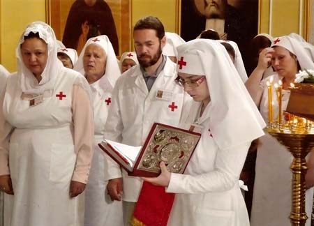 Сестры и братья милосердия православного сестричества