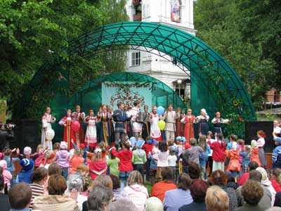 Ансамбль Клинской детской школы искусств выступает в Демьяново
