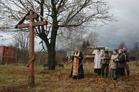 Установка поклонного креста в Клинском районе