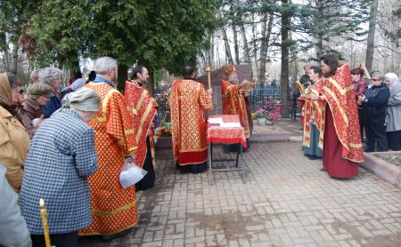 Панихида на Белавинском кладбище г. Клина