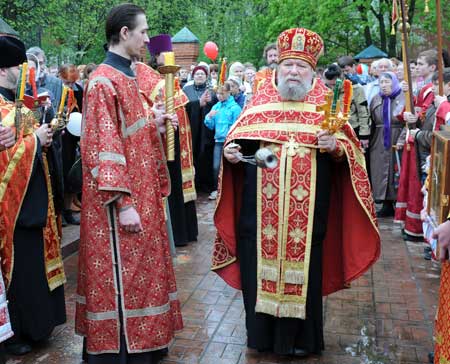 Панихида Клину у братской могилы воинов