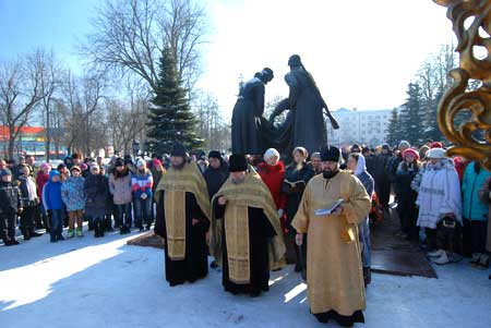 В Клину на мемориале павшим воинам была отслужена панихида