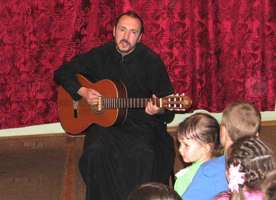 Клинский священник Михаил Хайрутдинов