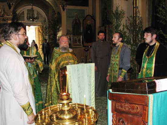 Пять клириков Клинского благочиния получили аттестаты об окончании Коломенской духовной семинарии