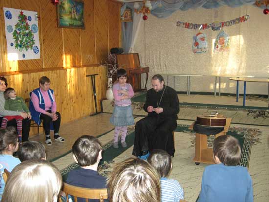 Клин: праздничная встреча со священником Михаилом Хайрутдиновым в Социально-реабилитационном центре Согласие