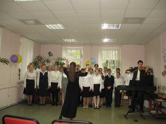 Клин: Пасхальный концерт учеников православной гимназии София в Доме ветеранов