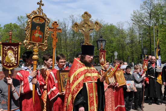 Панихида у братской могилы в г. Клин